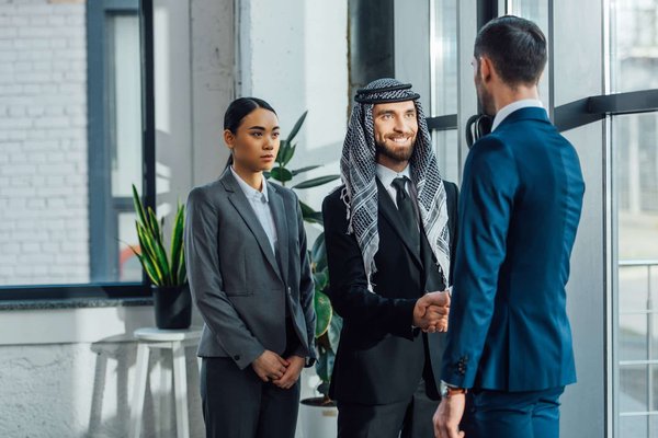 Comment choisir un traducteur assermenté : les bonnes pratiques