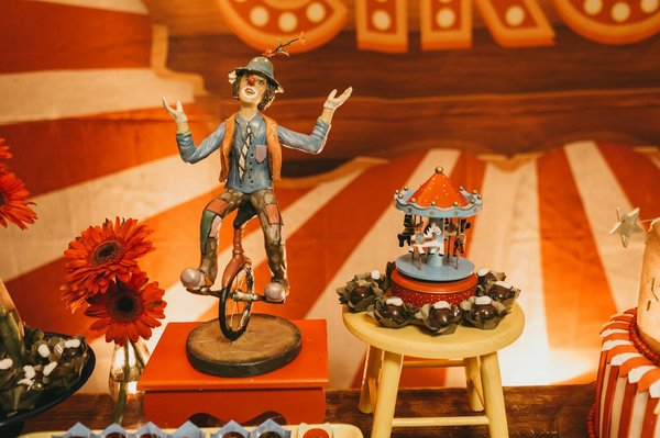 Location déco Cirque : Émerveillez vos événements !